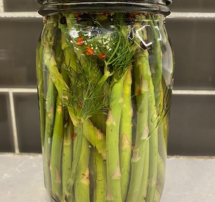 SPICY QUICK PICKLE ASPARAGUS (BLOODY MARY RECIPE INCLUDED)