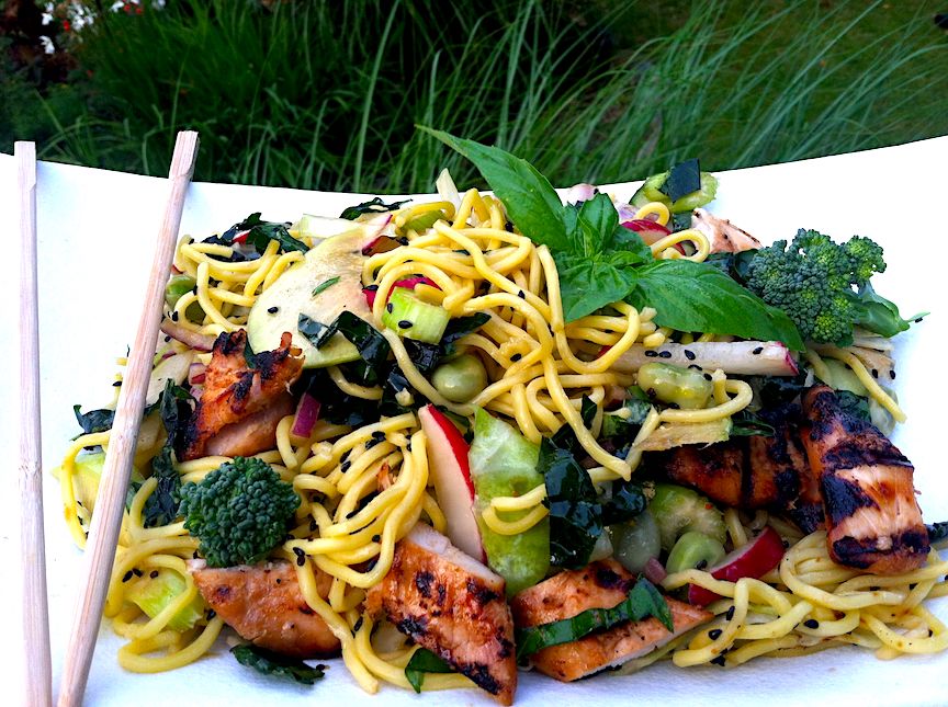 CHILLED YAKISOBA NOODLE SALAD with GRILLED CHICKEN (or TOFU) & GINGER SESAME VINAIGRETTE