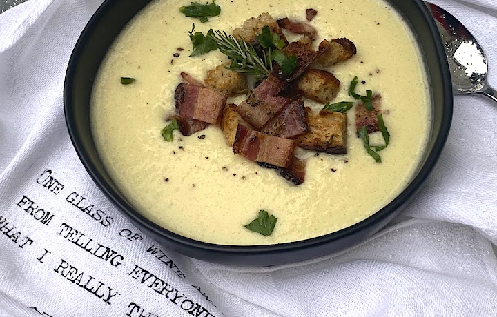 CREAMY CAULIFLOWER WHITE CHEDDAR SOUP with BACON & ROSEMARY CROUTONS